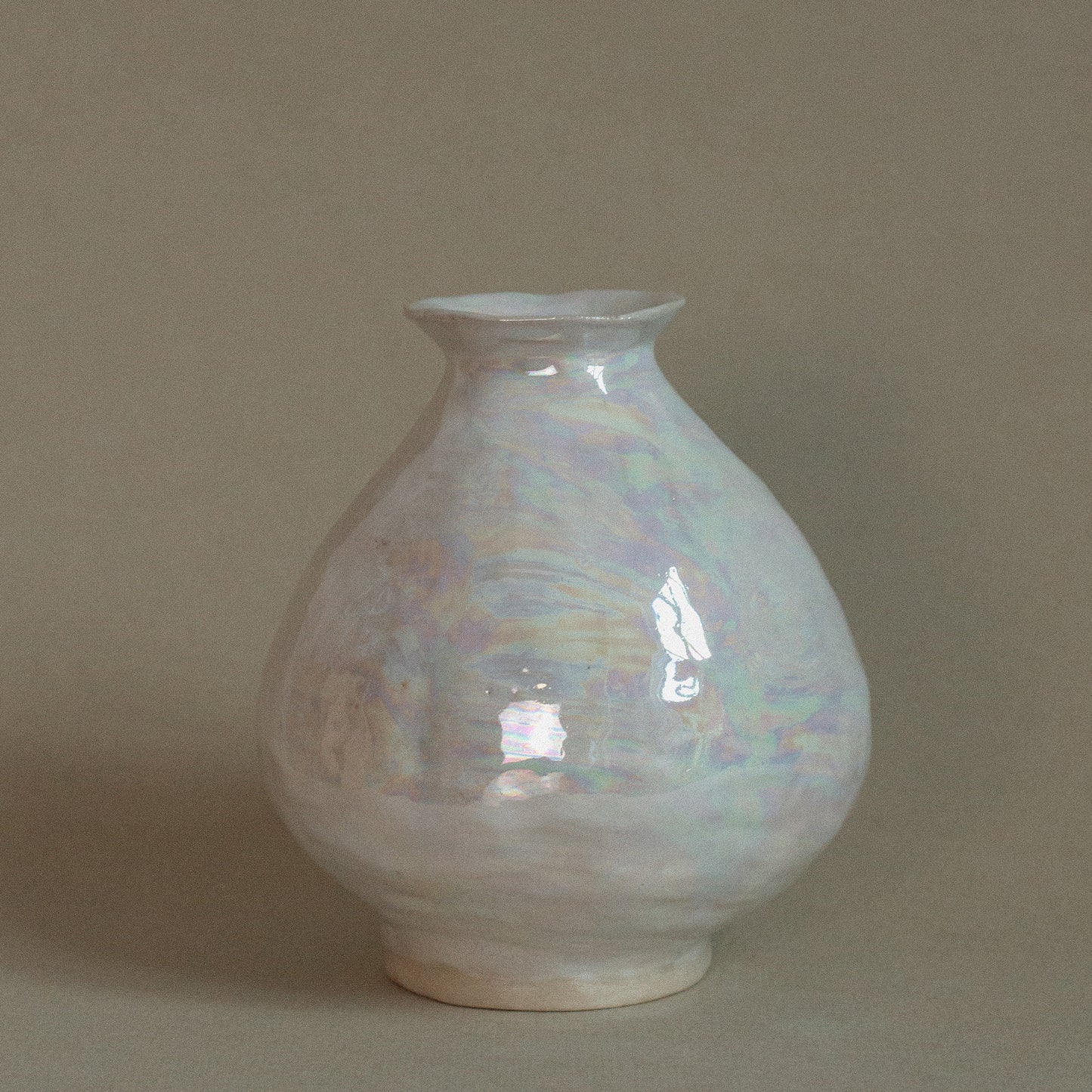 Una Vase - Ceramic Mother of Pearl Vase (Sample Sale)