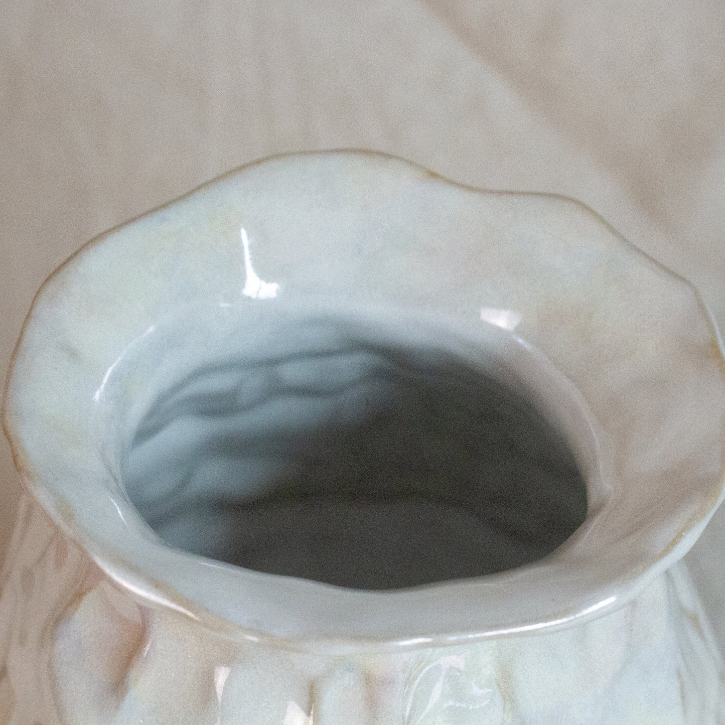 Huldra Vase - Ceramic Mother of Pearl Vase